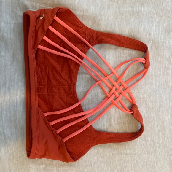 Lululemon Free To Be Bra Size 6 - Picture 2 of 3